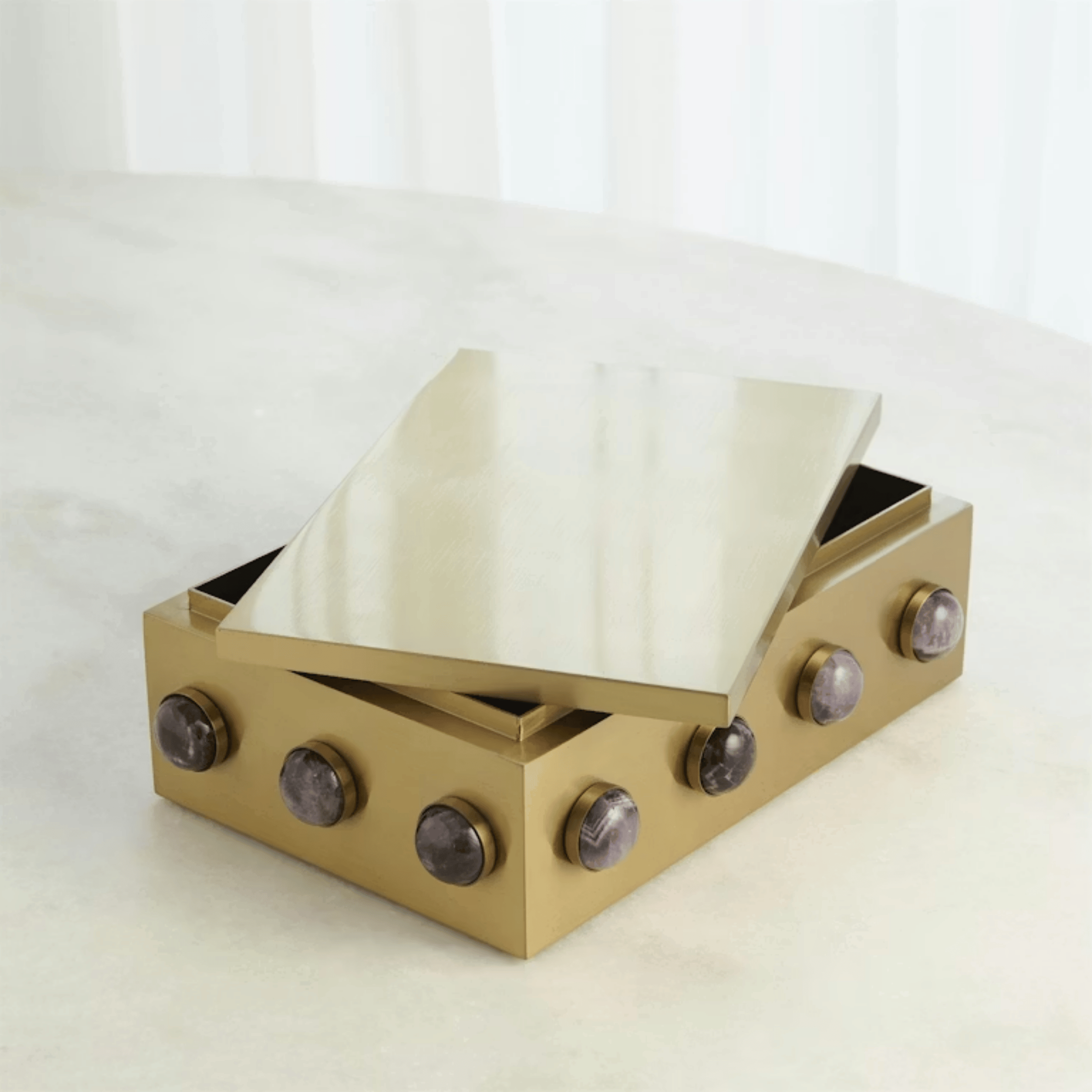 Caja Amata