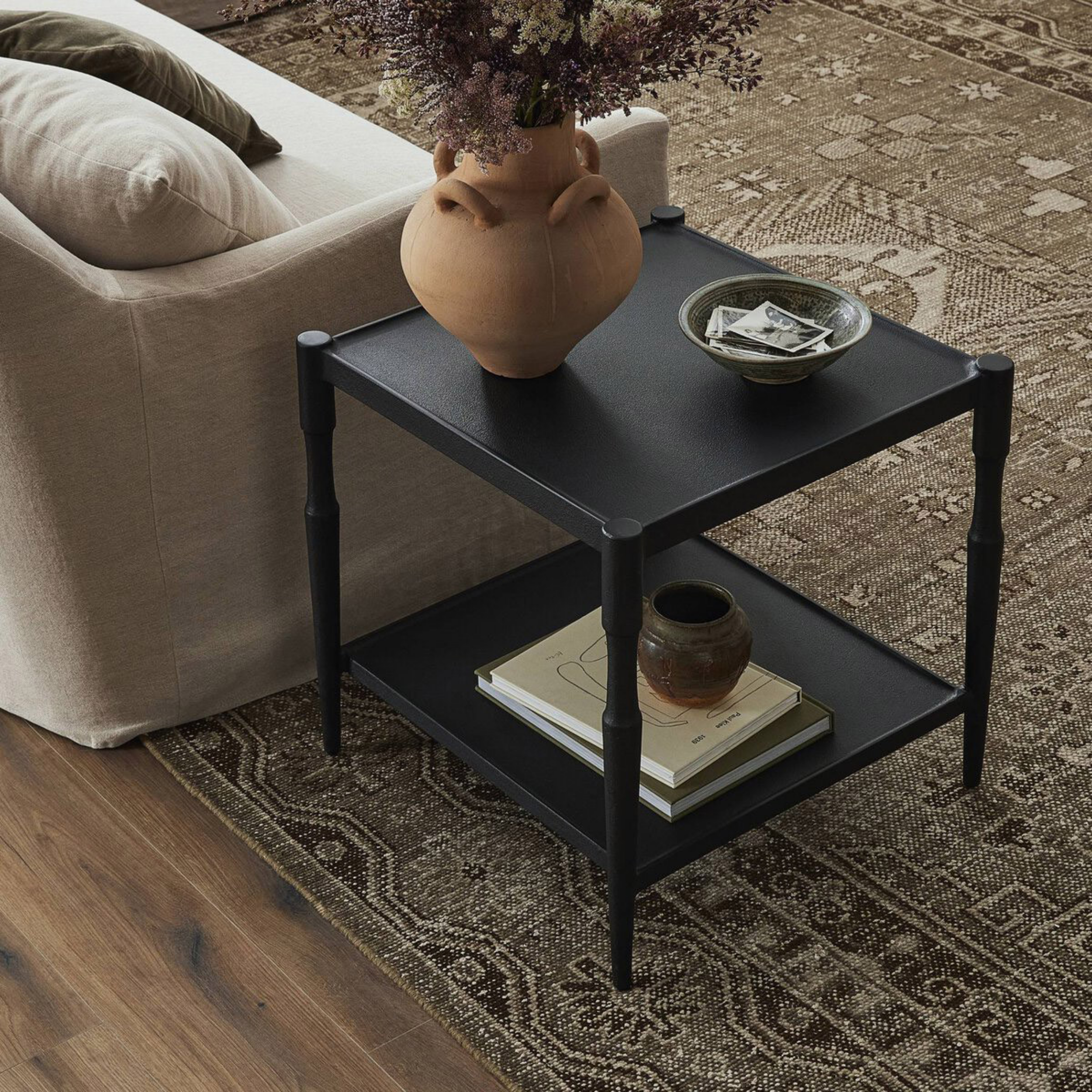 Mesa Lateral Demant