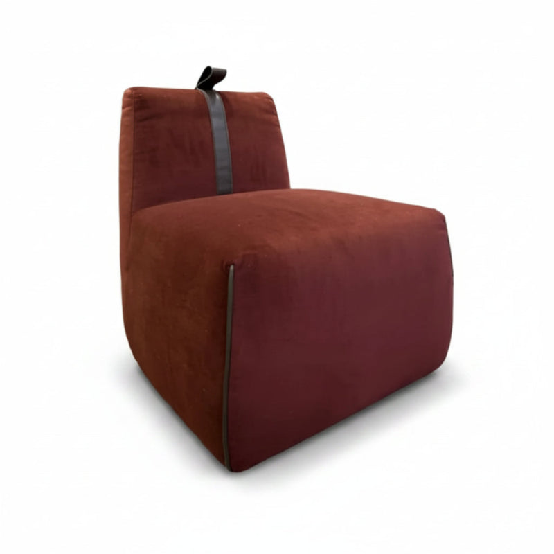 Silla Erah Scarlet