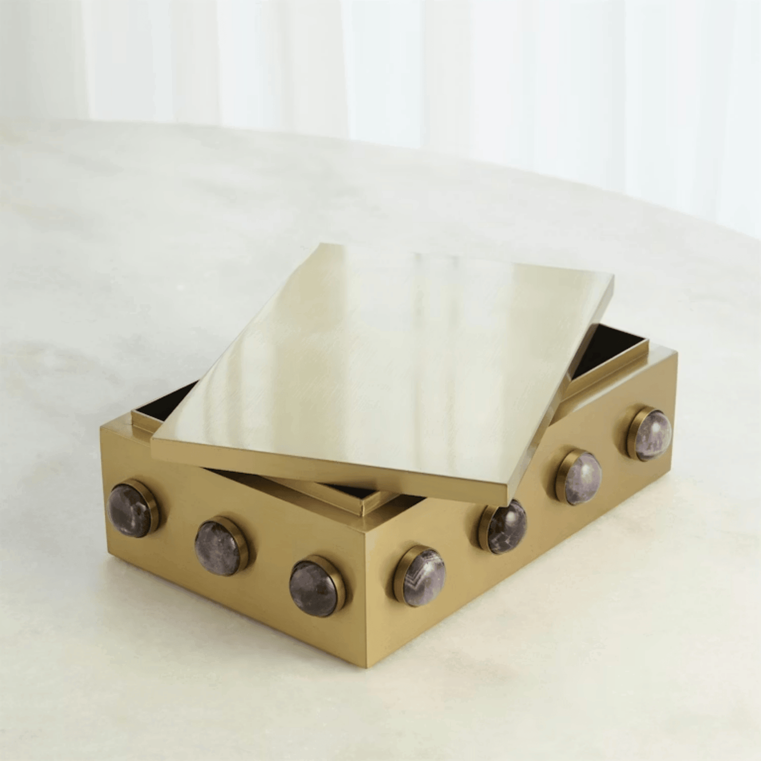 Caja Amata